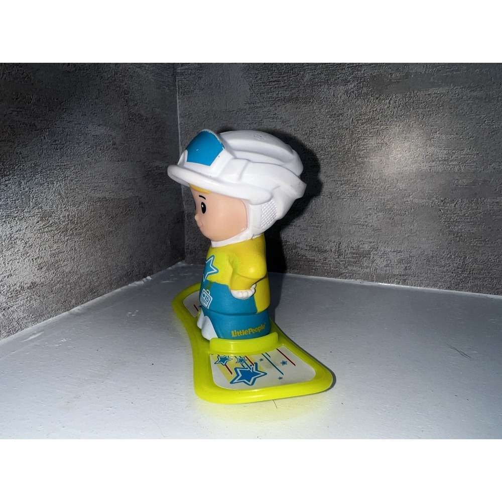 Fisher-Price Little People Eddie With Snowboard - Picture 2 of 7